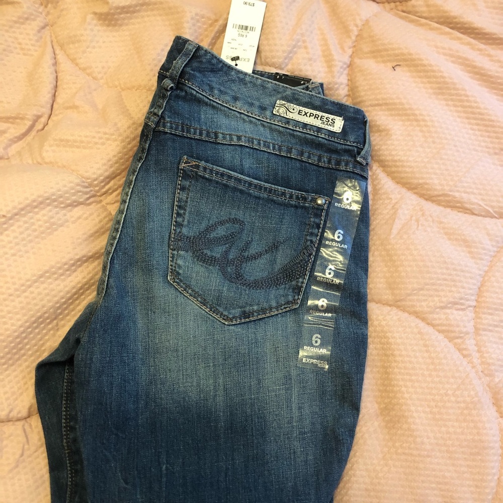 Express barely boot medium washed jeans🥰
